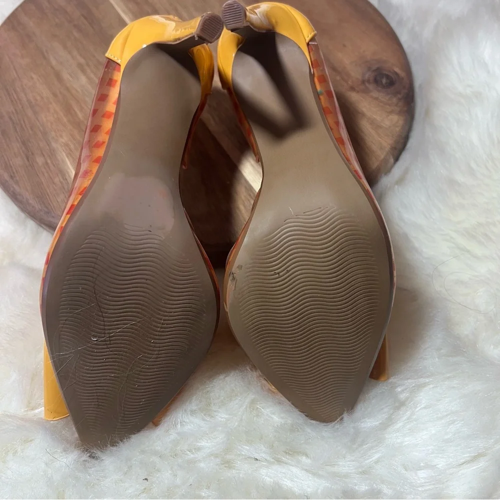 Betsey Johnson Kaison Yellow and Orange Bow Heels Size 6 - Picture 13 of 14